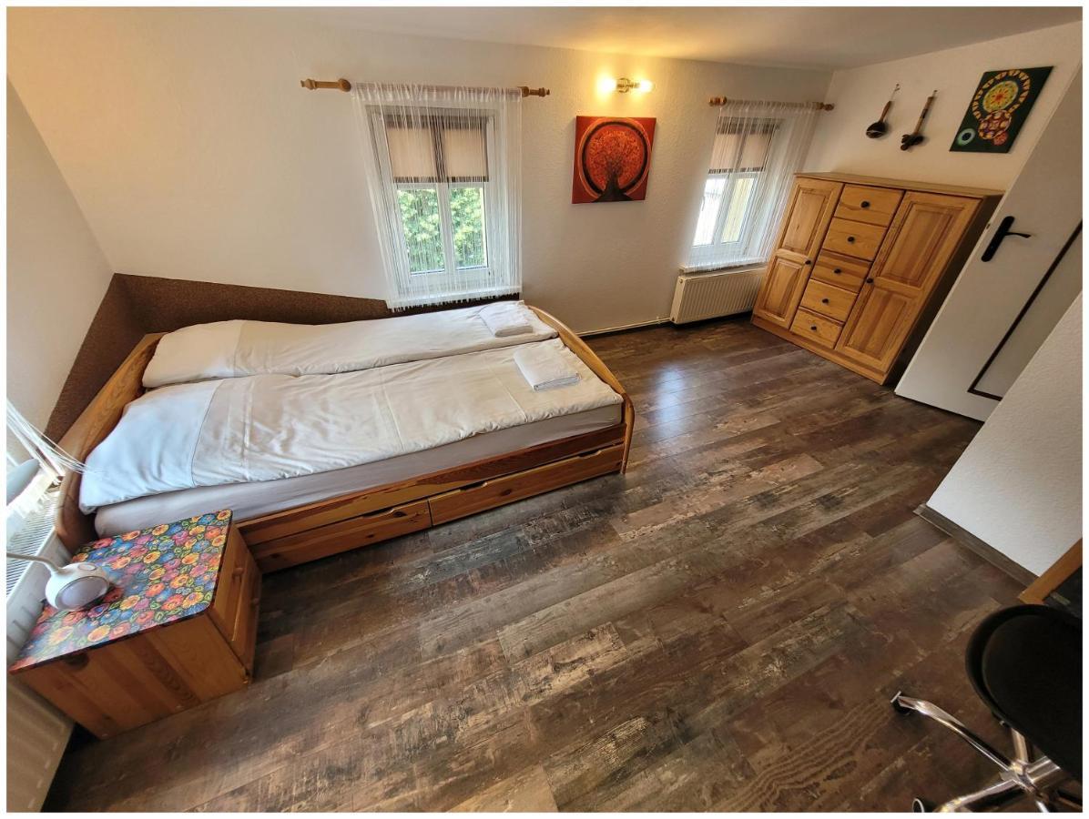 Apartament Kocie Sny - Pod Zamkiem Chojnik Appartement Jelenia Góra Buitenkant foto